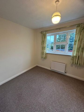 2 bedroom semi-detached house to rent - Photo 4