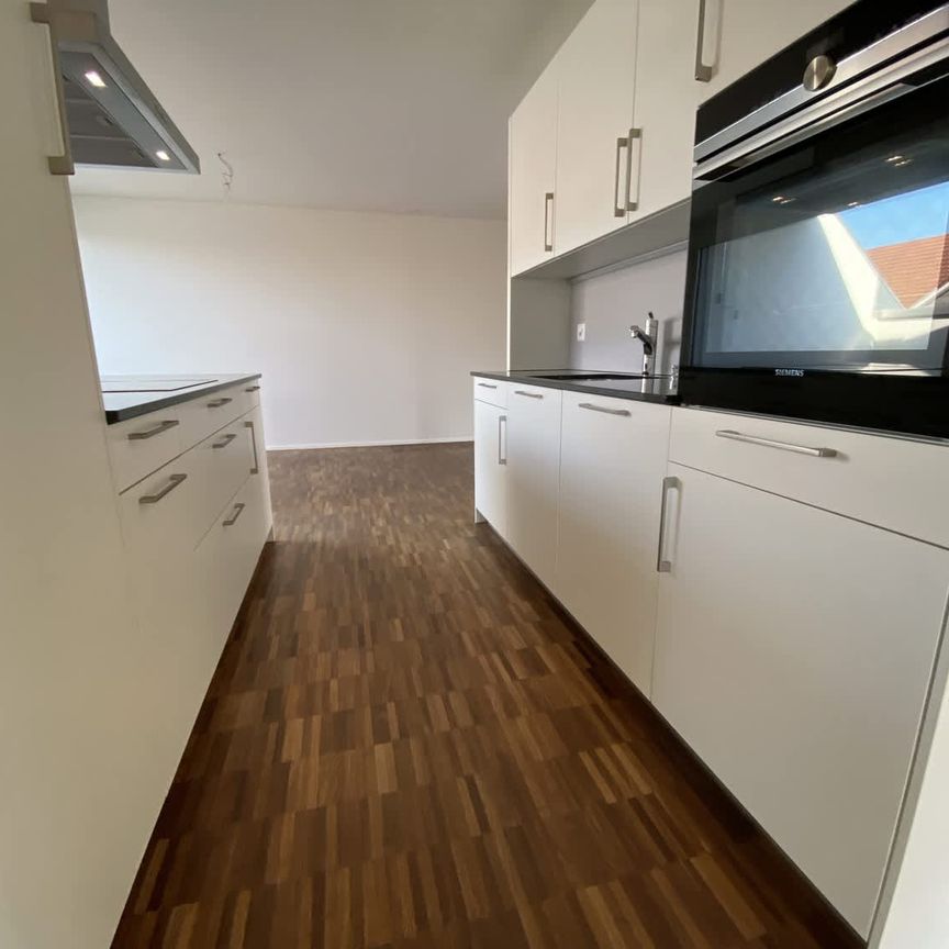 3.5 Zimmer, 107 m², 2. Stock - Photo 1