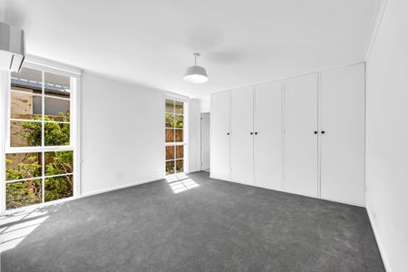 37 Middle Crescent, Brighton VIC 3186 - House For Rent | Domain - Photo 3