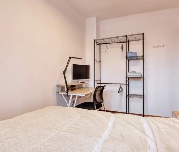 Room in a shared 6-bedroom apartment for rent in Pilar, bills included - Photo 6