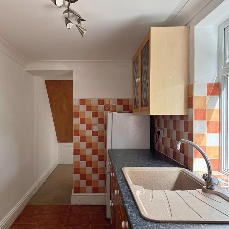 2 bedroom terraced house to rent - Photo 1