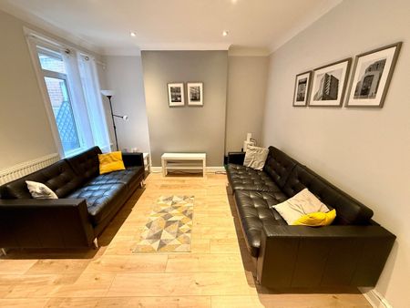 5 Bed Terraced House, Woodside Road, SO17 - Photo 2