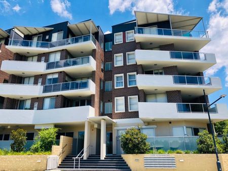 Two Bedroom Apartment in convenient location - Photo 5