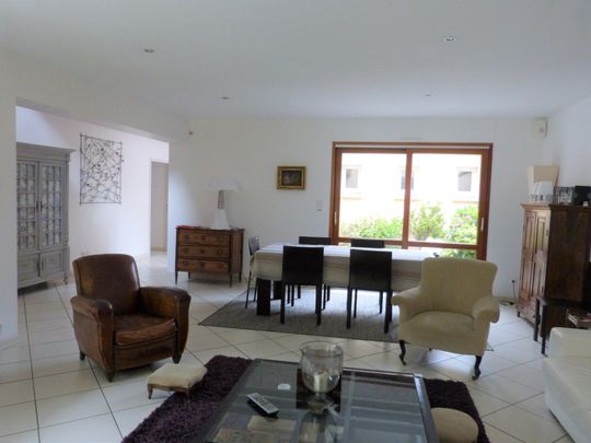 Location Maison 7 pièces 170m² TASSIN LA DEMI LUNE 69160 - Photo 1