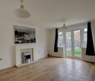 4 bedroom terraced house to rent - Photo 1