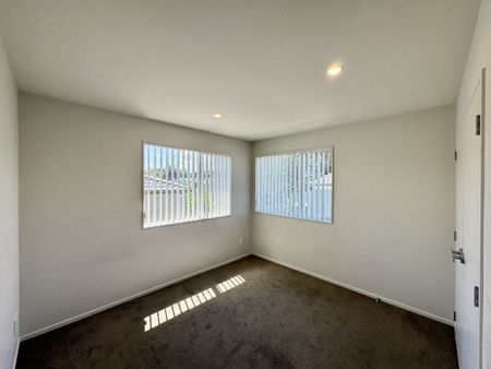 4-BEDROOM IN ONEHUNGA - Photo 3