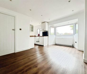 Elm Close, Twickenham, TW2 5JR - Photo 6