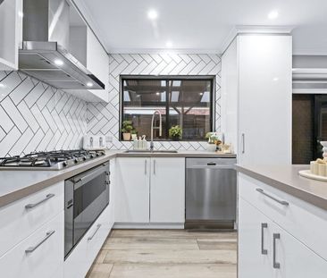 38 Dartmoor Drive, Cranbourne East, Vic 3977 - Photo 3