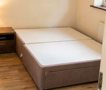 2 bedroom terraced house to rent - Photo 3
