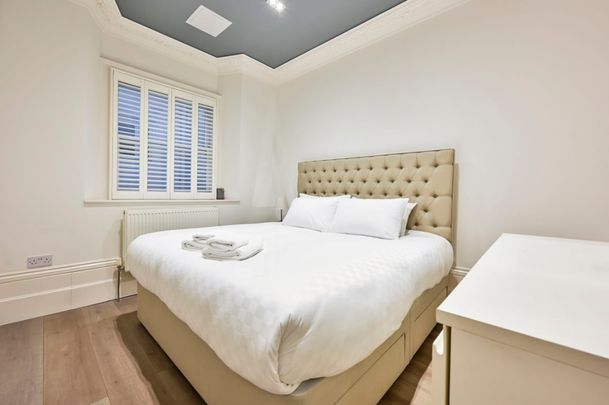 ground floor flat 47 Redcliffe Square, London SW10 9HG, UK, London - Photo 1