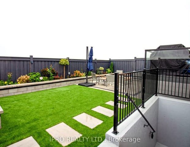 813 Aspen Terrace - Photo 1