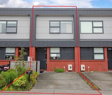 Stunning home in prime location ready to move in - Photo 4