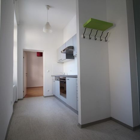 RUHIGE ALTBAUWOHNUNG NÄHE ZENTRUM - Photo 1