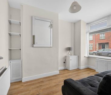 54 Lisburn Avenue, BELFAST, BT9 7FX - Photo 1