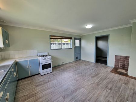 Convenient 2-Bedroom Unit Close to Armidale CBD - Photo 5