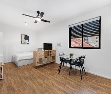 Fully Furnished, As-New studio in the heart of Bondi Junction for L... - Photo 4