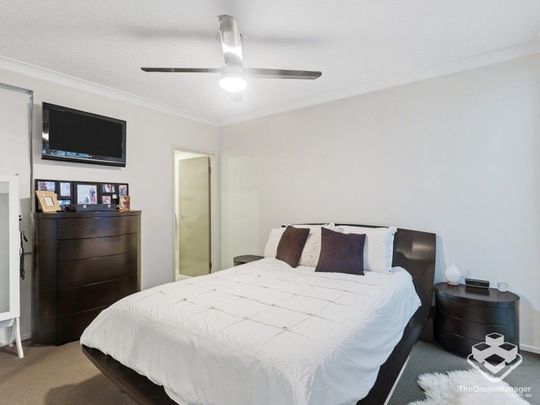 Available Now*James St Precinct*Spacious - Photo 1