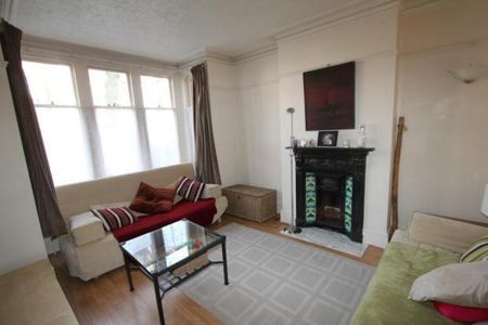 3 bedroom detached house to rent - Photo 2