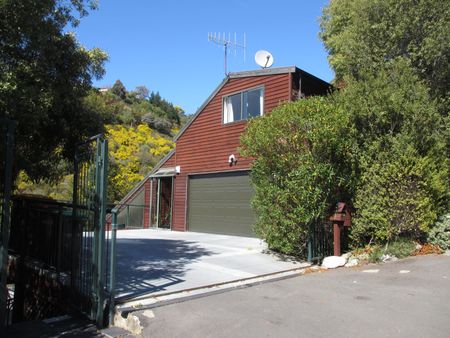 Easy Living on the Hill - 4 Bedrooms in Cashmere - Photo 3