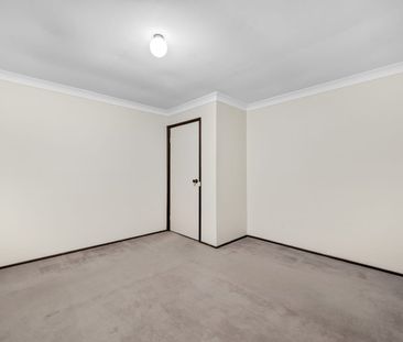 Neat & Tidy 3 Bedroom House in South Leura - Photo 5