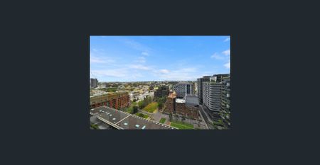 Stunning View and partly furnished one bedroom Suite in Central Park - Photo 5