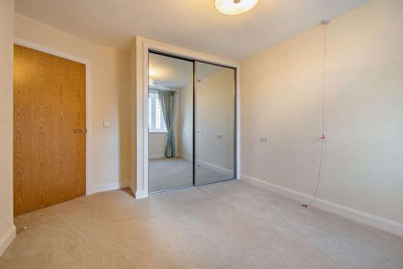 1 bedroom retirement property to rent - Photo 4