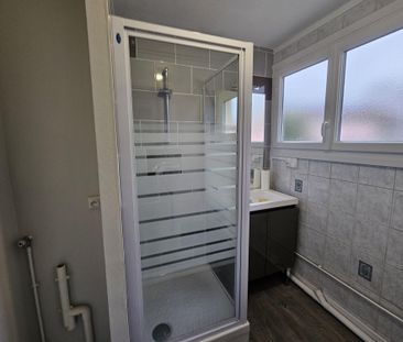 Location Appartement 3 pièces 54m² LE CREUSOT 71200 - Photo 2