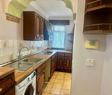 Lodge Crescent, Orpington, Kent, BR6 - Photo 4