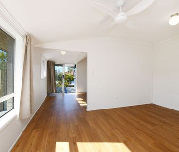 2-Bedroom Unit – Walk to Shelly Beach - Photo 2