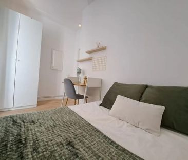 Calle de los Caños del Peral, Madrid, Community of Madrid 28013 - Photo 2