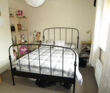 2 bedroom semi-detached house to rent - Photo 2