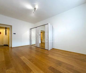 Dlouhodobý pronájem bytu 2+kk na nejlepším místě v Holešovicích - Photo 2