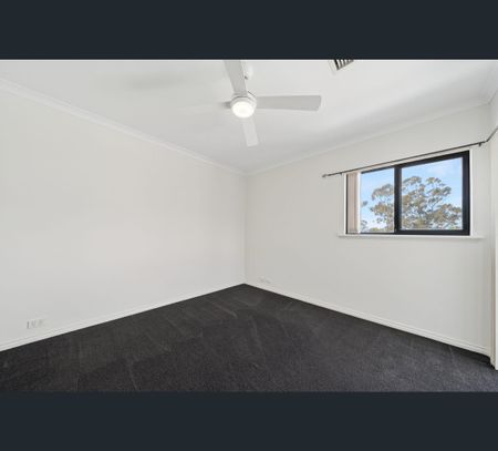 9 The Fairway, Jandakot, WA 6164 - Photo 2