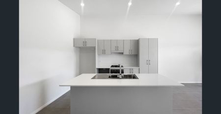 4 Bedroom Home - Photo 3