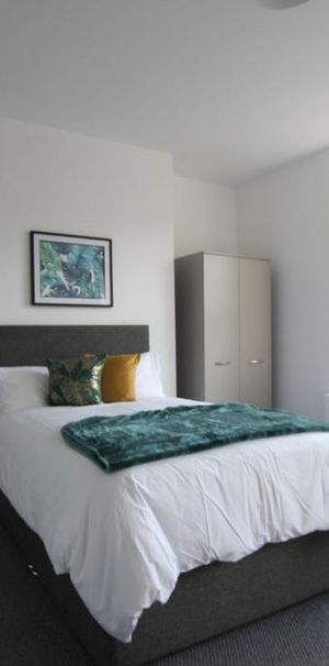 1 bedroom in a house share to rent - Photo 1