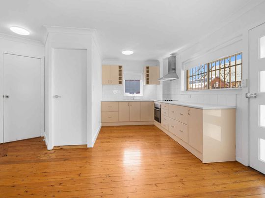 Charing Cross 3/4 Bedroom Apartment - Photo 1
