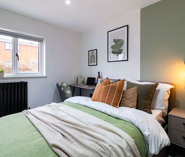 Newly Refurbished 6 Bedroom Co-Living HMO property - Photo 3