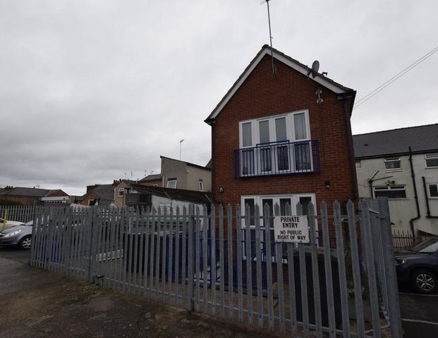 1 bedroom flat to rent - Photo 1