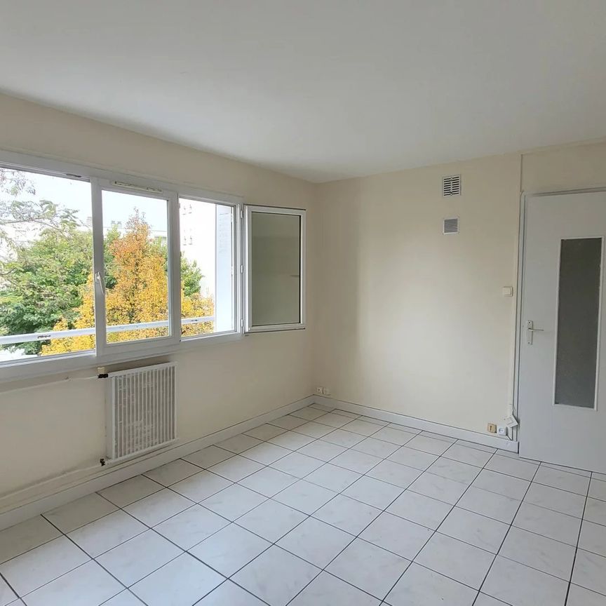 Location Appartement 1 pièce 26m² BOURG LES VALENCE 26500 - Photo 1