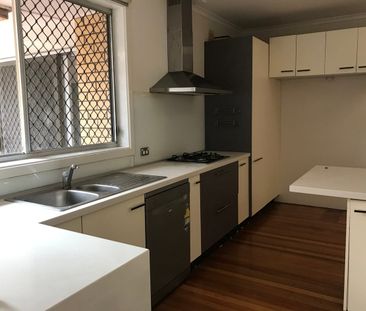 11 Garwain Parade, Glen Waverley, Vic 3150 - Photo 1