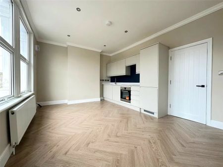 2 Bed Flat, Farley Road, SE6 - Photo 3