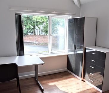 1 bedroom in a house share to rent - Photo 2