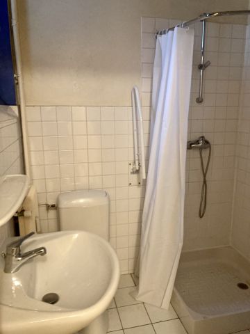 Location Appartement 1 pièce 28m² EVIAN LES BAINS 74500 - Photo 3