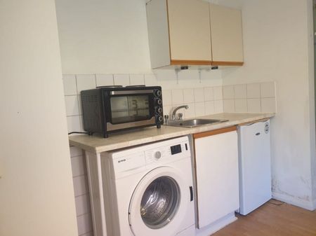 Colney Hatch Lane, London - Photo 5