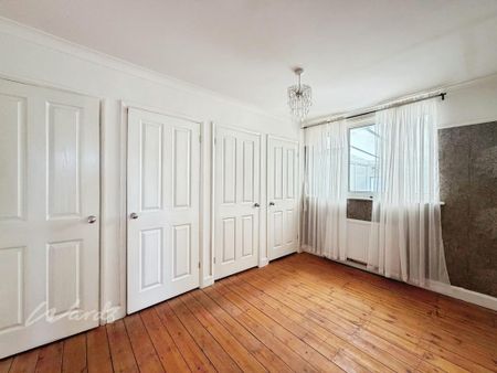 3 bedroom semi-detached bungalow to rent - Photo 4