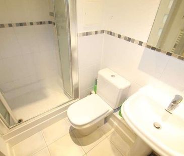 Woking, Surrey, GU22 - Photo 6