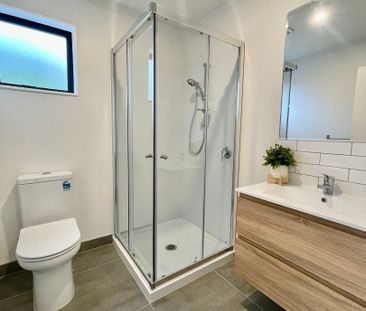 MANGERE BRIDGE, 3 BEDROOMS - Photo 3