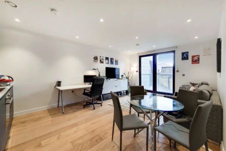 1 bedroom flat in 12 Dock Street - Photo 4