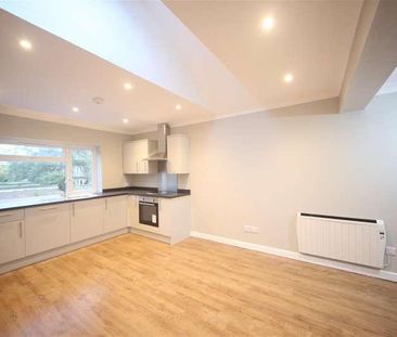 High Street, Langley, Berkshire, SL3 - Photo 4