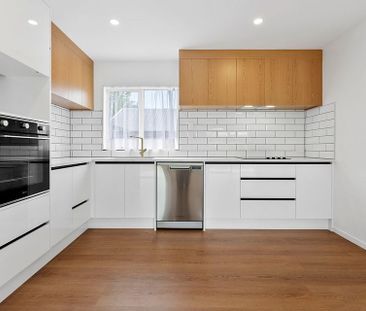 Modern, North-Facing Standalone Home – Recently Re - Photo 6